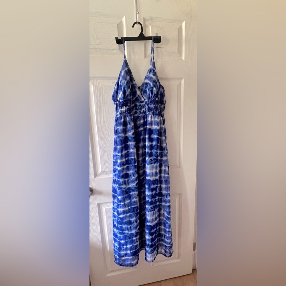 Suzy Shier Blue and White Patterned Dress